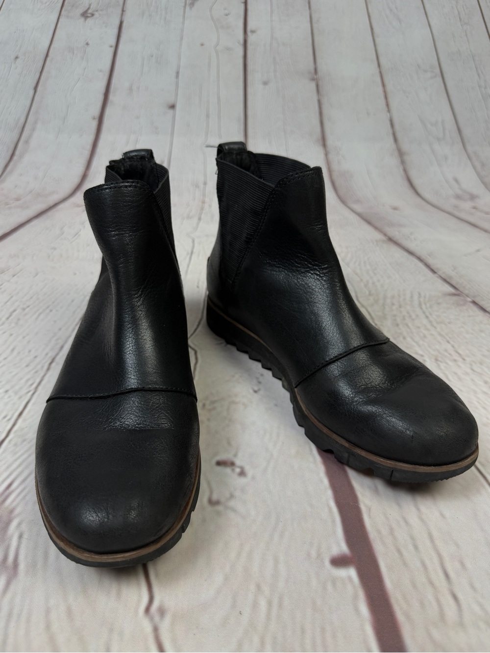 SOREL Harlow Chelsea women's black leather slip on ankle boots, size 7.5